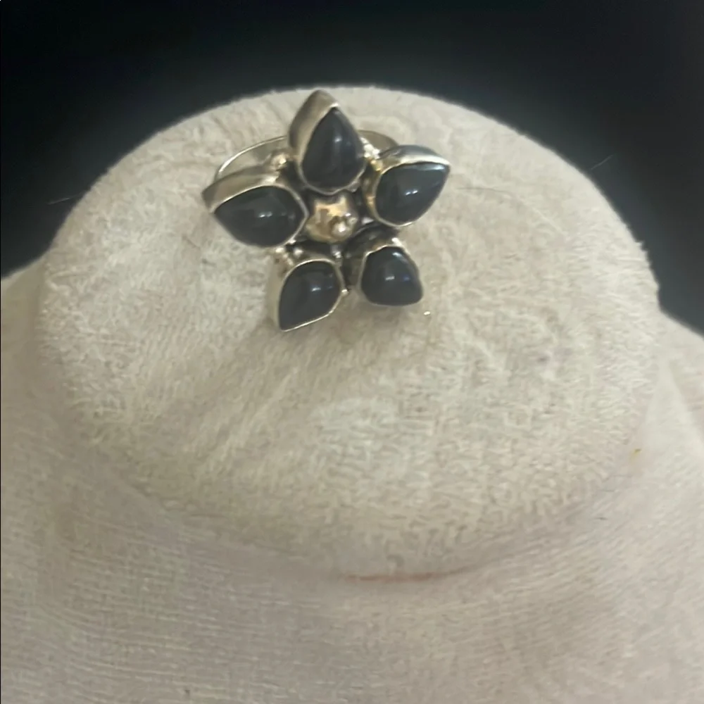 Elegant .925 Silver and Black Natural genuine Onyx Stone Ring size 8 - Picture 2 of 8